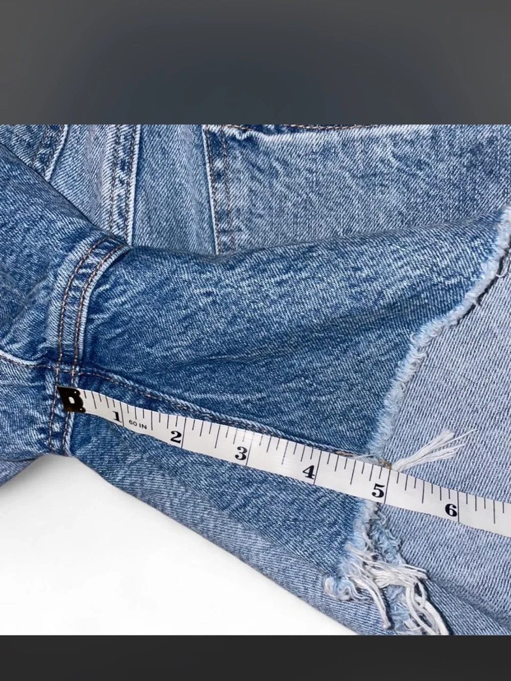 American Eagle Outfitters Distressed High-Rise Baggy Mom Shorts Denim - Blue